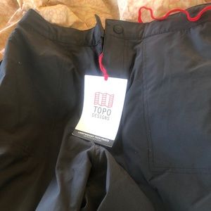 NWT Topo designs lightweight tech pante